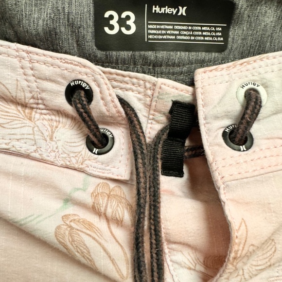 HURLEY PHANTOM PINK BOARDSHORTS - Size 33 - 5" inseam - Picture 3 of 4